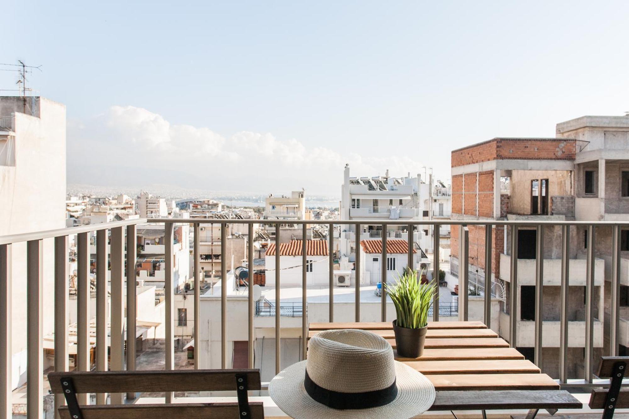 Wyz Piraeus Aparthotel Exterior photo